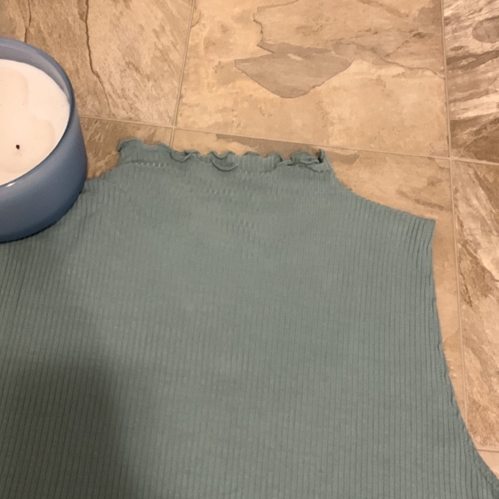 EUC Loft Ruffle Mock Neck Tank Top - Picture 4 of 8
